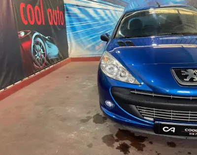 Peugeot 206 2011 - 4999 EUR, 127000 km - AUTO.MOTO.pt - 127000km - foto 10 de 34