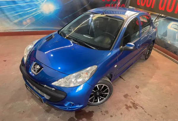 Peugeot 206 2011 - 4999 EUR, 127000 km - AUTO.MOTO.pt - 127000km - foto 6 de 34