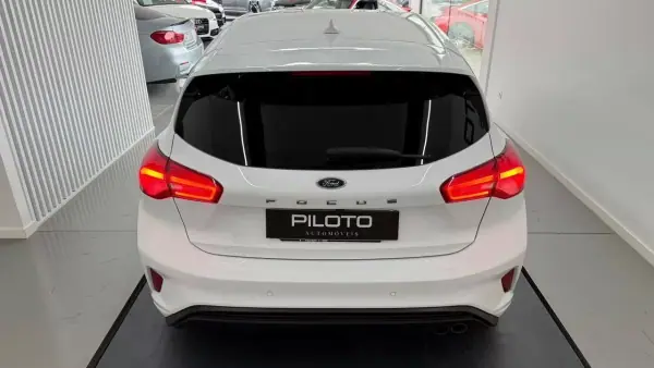 Ford Focus 2020 - 13990 EUR, 171057 km - AUTO.MOTO.pt - 171057km - foto 7 de 30