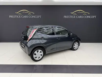 Toyota Aygo 2018 - 10450 EUR, 62569 km - AUTO.MOTO.pt - 62569km - foto 3 de 35