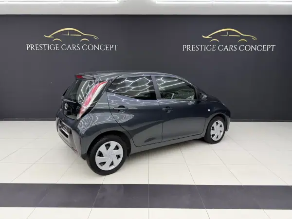 Toyota Aygo 2018 - 10450 EUR, 62569 km - AUTO.MOTO.pt - 62569km - foto 3 de 35