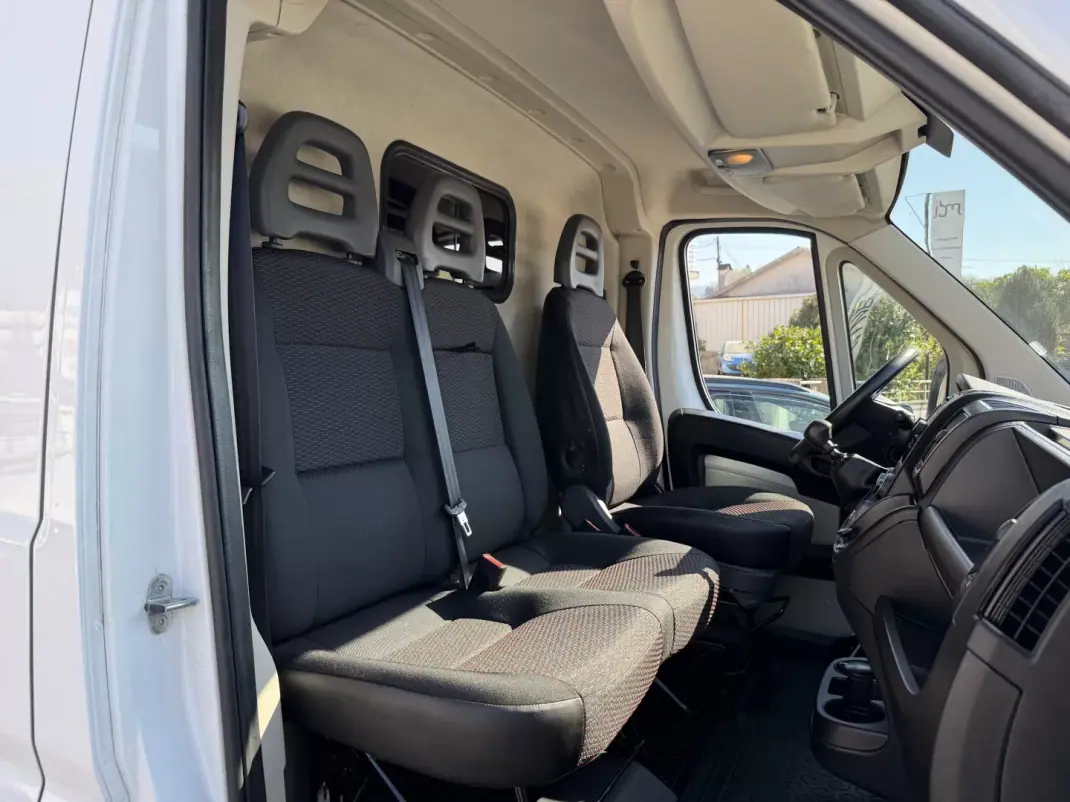 Citroën 2018 - 17500 EUR, 136874 km - AUTO.MOTO.pt - 136874km - foto 7 de 12