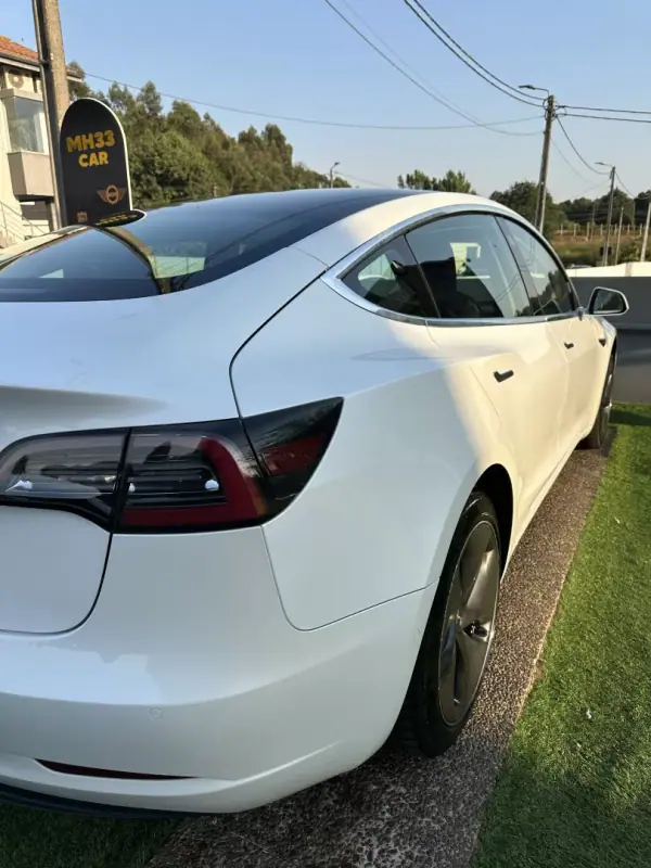 Tesla Model 3 2019 - 24900 EUR, 170000 km - 170000km - foto 15 de 49