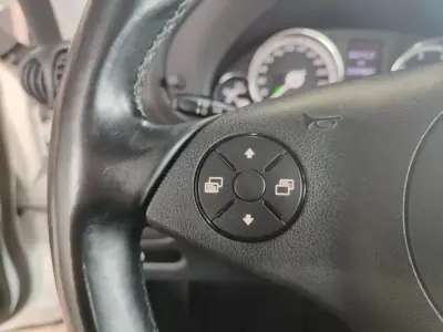 Mercedes-Benz CLC 180 2010 - 9500 EUR, 269000 km - AUTO.MOTO.pt - 269000km - foto 26 de 33