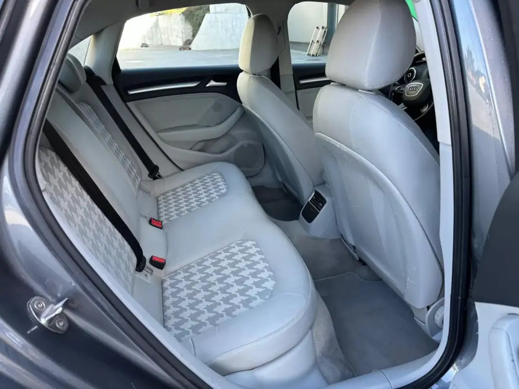 Audi A3 Limousine 2015 - 15900 EUR, 238805 km - AUTO.MOTO.pt - 238805km - foto 18 de 18