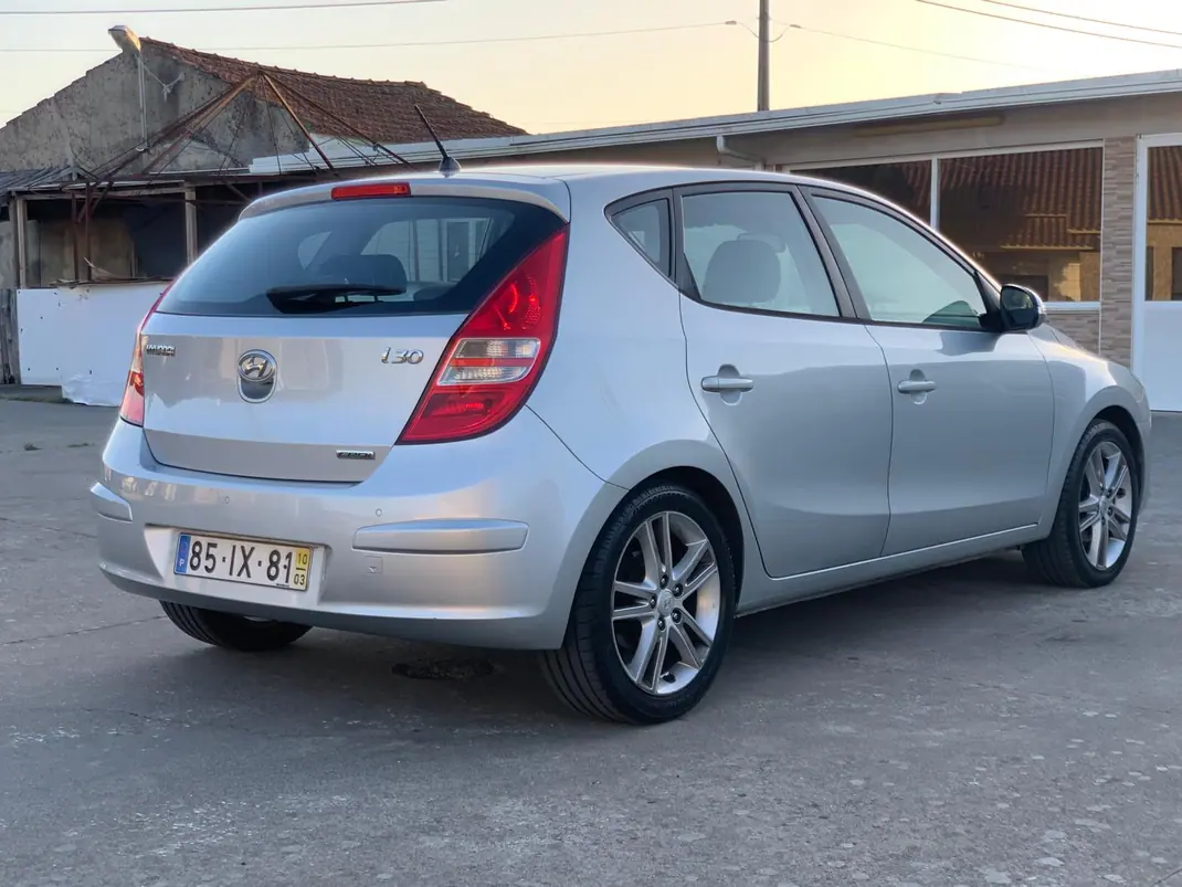 Hyundai i30 2010 - 5250 EUR, 227460 km - AUTO.MOTO.pt - 227460km - foto 3 de 13