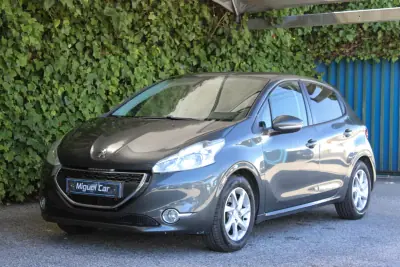 Peugeot 208 2013 - 7900 EUR, 110000 km - 110000km - foto 3 de 15