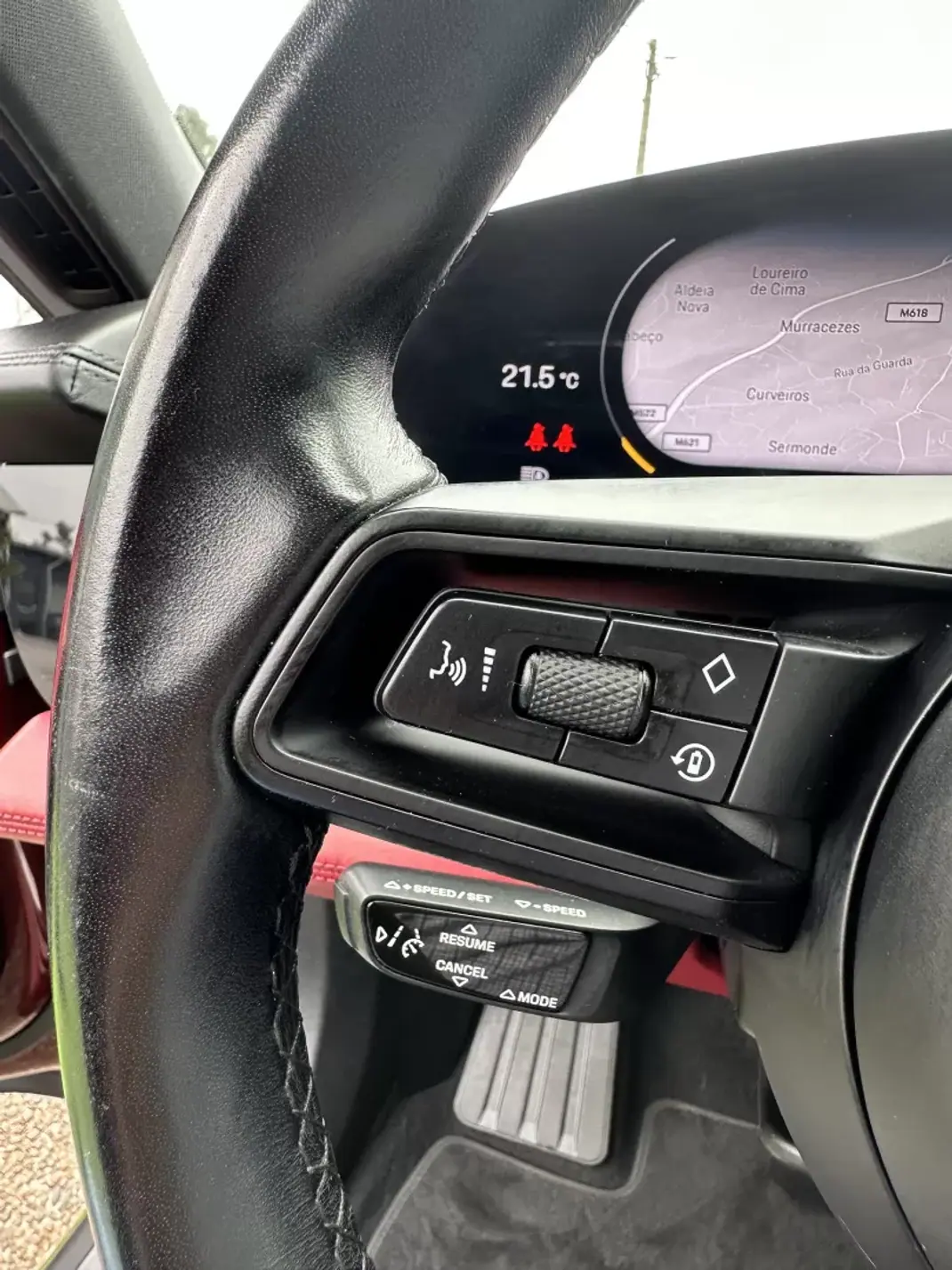 Porsche Taycan 2020 - 49900 EUR, 100000 km - AUTO.MOTO.pt - 100000km - foto 49 de 61