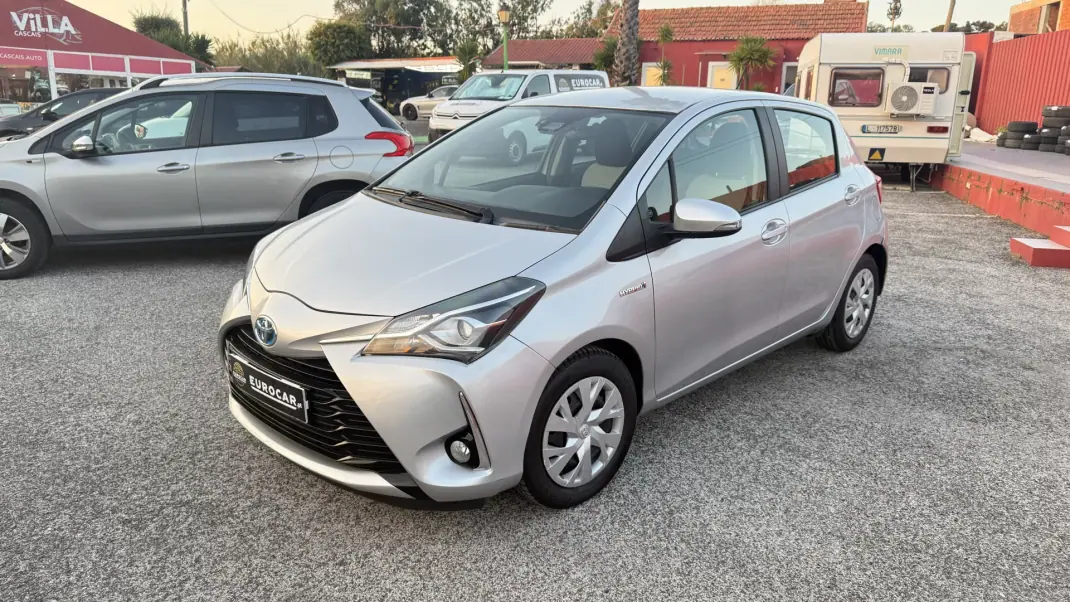Toyota Yaris 2019 - 13880 EUR, 116435 km - AUTO.MOTO.pt - 116435km - foto 1 de 33