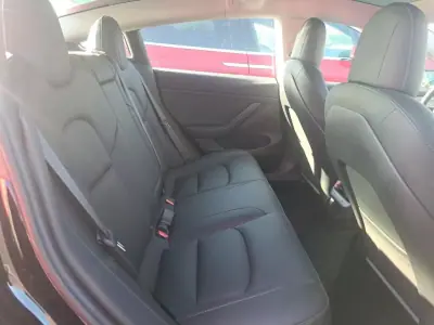 Tesla Model 3 2023 - 31900 EUR, 35583 km - AUTO.MOTO.pt - 35583km - foto 5 de 8