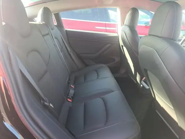 Tesla Model 3 2023 - 31900 EUR, 35583 km - AUTO.MOTO.pt - 35583km - foto 5 de 8
