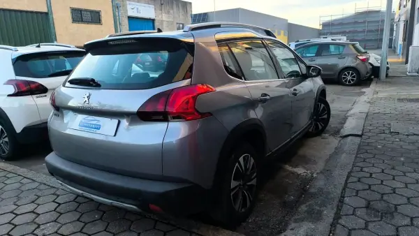 Peugeot 2008 2017 - 11500 EUR, 164000 km - AUTO.MOTO.pt - 164000km - foto 5 de 15