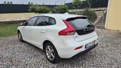 Volvo V40 2016 - 9000 EUR, 195000 km - 195000km - foto 3 de 5