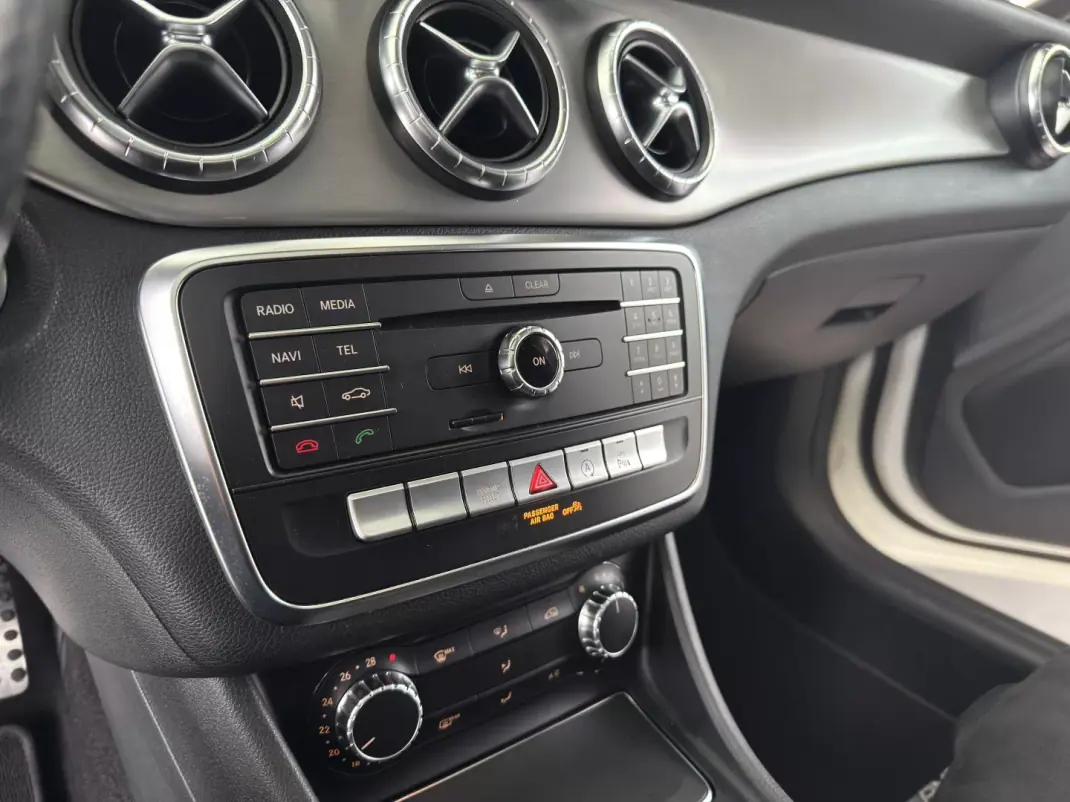 Mercedes-Benz CLA 220 2017 - 18900 EUR, 246604 km - AUTO.MOTO.pt - 246604km - foto 15 de 29