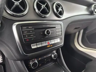 Mercedes-Benz CLA 220 2017 - 18900 EUR, 246604 km - AUTO.MOTO.pt - 246604km - foto 15 de 29