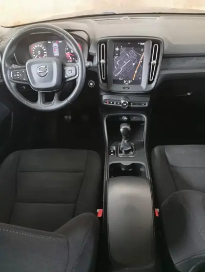 Volvo XC 40 2019 - 24950 EUR, 91723 km - AUTO.MOTO.pt - 91723km - foto 11 de 19