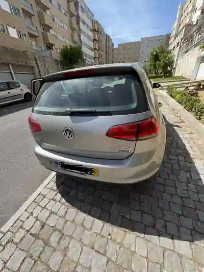 Volkswagen Golf 2015 - 12500 EUR, 177441 km - AUTO.MOTO.pt - 177441km - foto 8 de 13