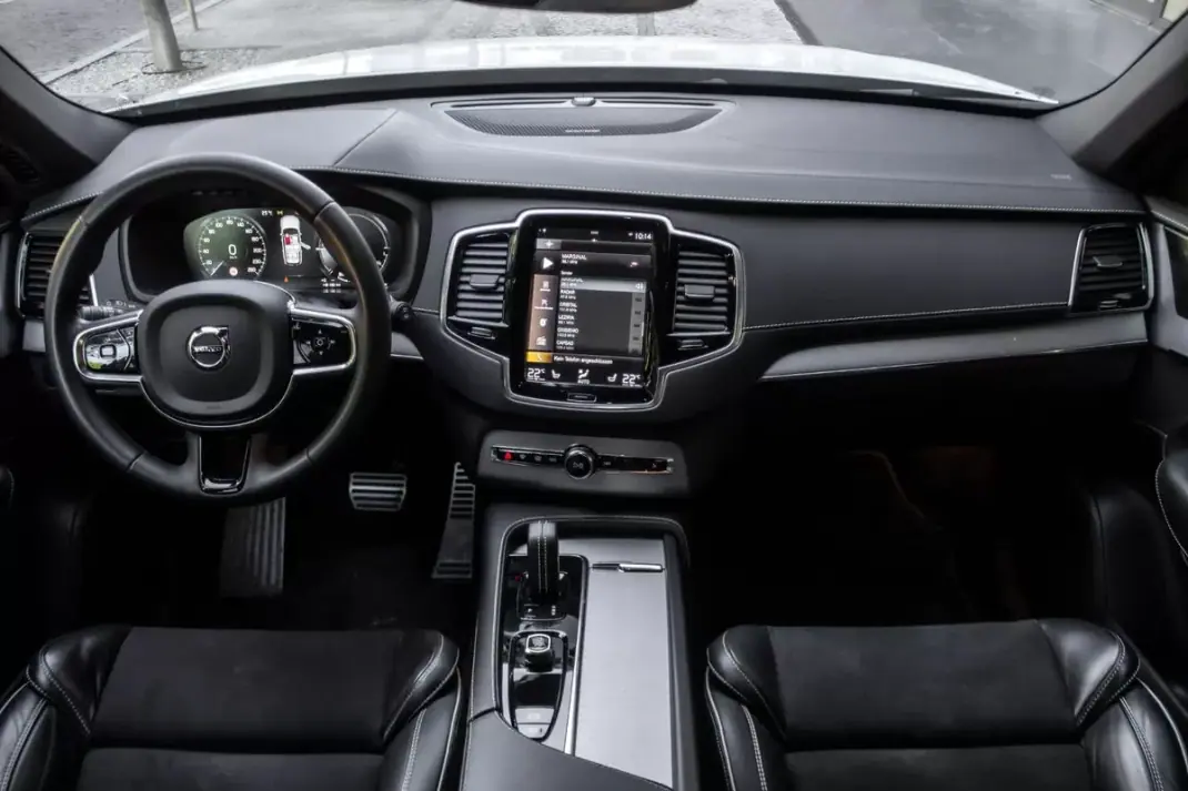Volvo XC 90 2022 - 47000 EUR, 132399 km - AUTO.MOTO.pt - 132399km - foto 36 de 43