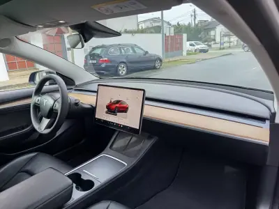 Tesla Model 3 2022 - 25990 EUR, 105900 km - AUTO.MOTO.pt - 105900km - foto 13 de 16