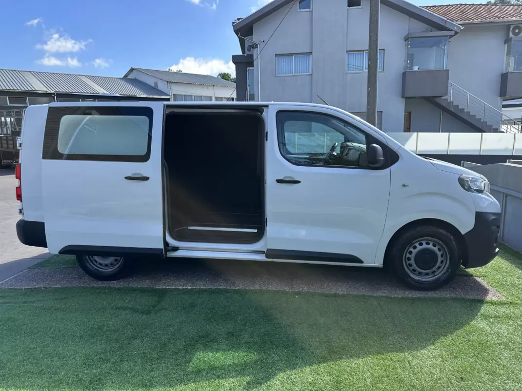 Peugeot Expert 2018 - 14900 EUR, 170000 km - 170000km - foto 9 de 45
