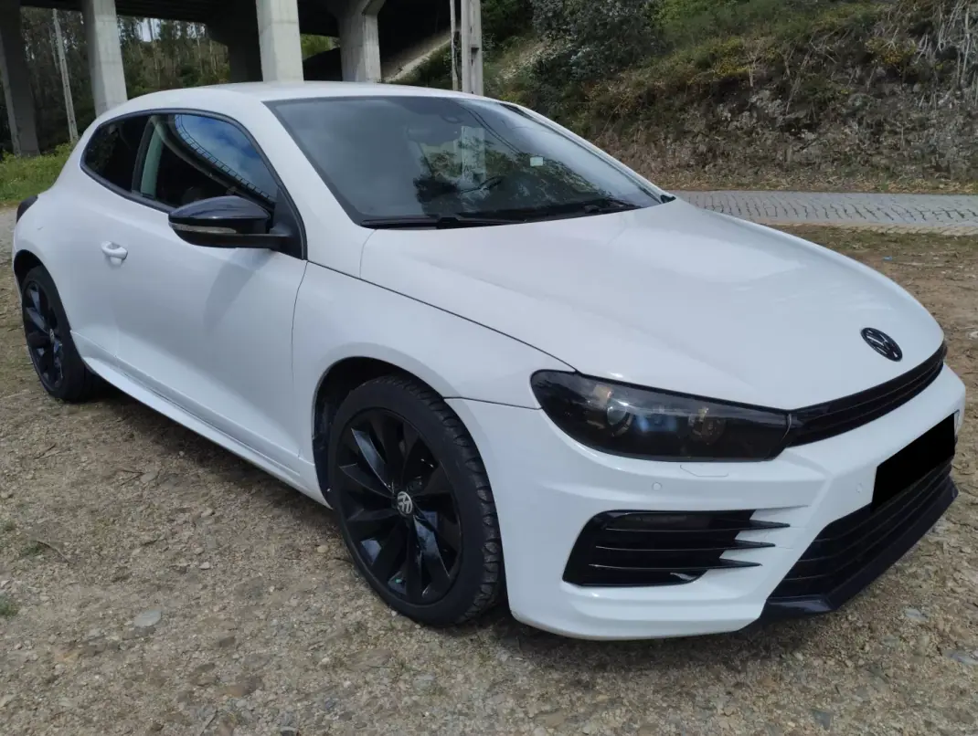 Volkswagen Scirocco 2011 - 10000 EUR, 215000 km - AUTO.MOTO.pt - 215000km - foto 3 de 30