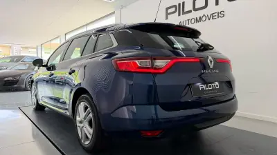 Renault Mégane Sport Tourer 2017 - 10990 EUR, 233602 km - AUTO.MOTO.pt - 233602km - foto 8 de 29