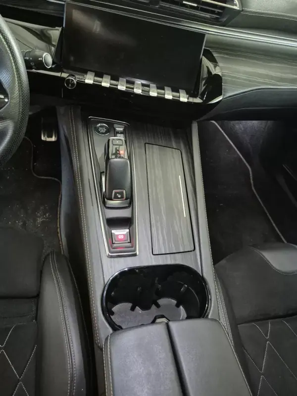 Peugeot 508 SW 2023 - 22250 EUR, 151000 km - AUTO.MOTO.pt - 151000km - foto 11 de 42
