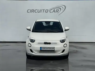 Fiat 500e 2022 - 15900 EUR, 86721 km - AUTO.MOTO.pt - 86721km - foto 8 de 35