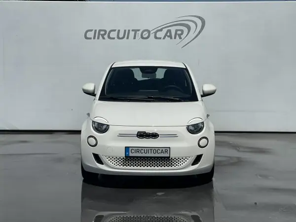 Fiat 500e 2022 - 15900 EUR, 86721 km - AUTO.MOTO.pt - 86721km - foto 8 de 35