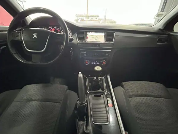 Peugeot 508 2014 - 10500 EUR, 219000 km - AUTO.MOTO.pt - 219000km - foto 11 de 15