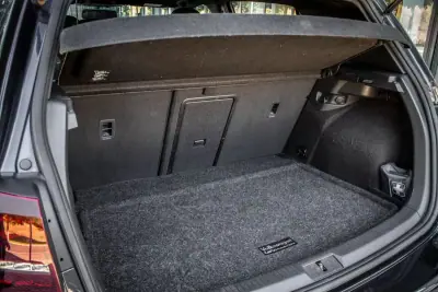 Volkswagen Golf 2015 - 24990 EUR, 83192 km - AUTO.MOTO.pt - 83192km - foto 33 de 45