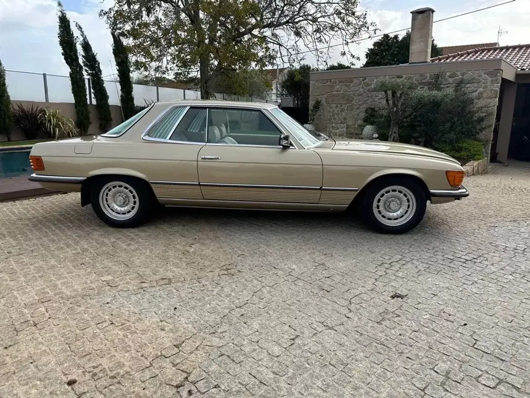 Mercedes-Benz R107 (1971-1989) 1977 - 29900 EUR, 84000 km - AUTO.MOTO.pt - 84000km - foto 3 de 12