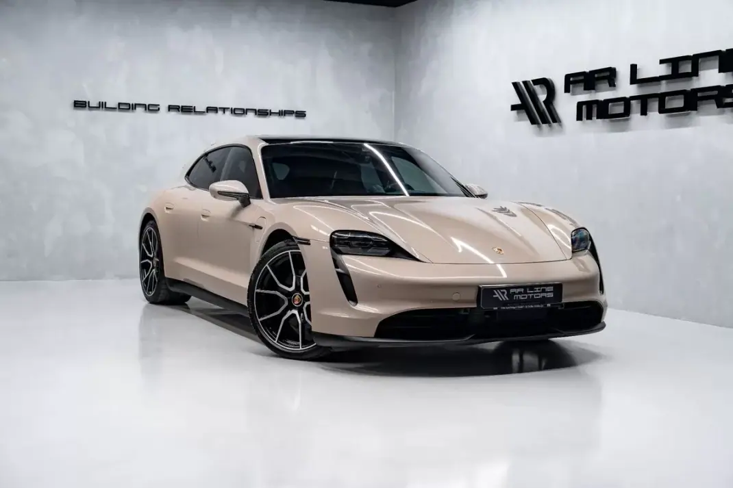 Porsche Taycan Sport Turismo 2023 - 76950 EUR, 24000 km - AUTO.MOTO.pt - 24000km - foto 3 de 60