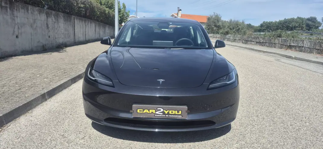Tesla Model 3 2025 - 39750 EUR, 35000 km - 35000km - foto 2 de 21