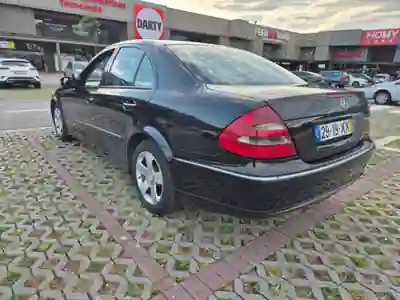 Mercedes-Benz E 220 2003 - 4900 EUR, 490000 km - AUTO.MOTO.pt - 490000km - foto 4 de 16