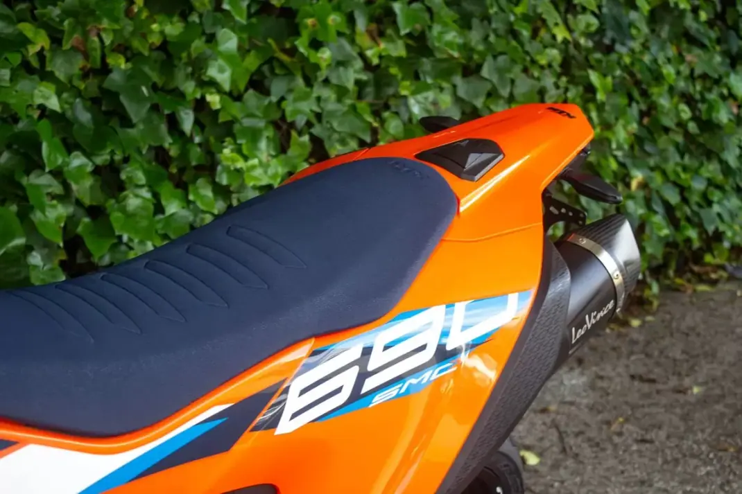 KTM 690 Enduro R 2023 - 10500 EUR, 7700 km - AUTO.MOTO.pt - 7700km - foto 8 de 11