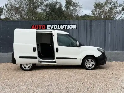 Fiat DOBLO MULTIJET COM IVA 3Lug 2021 - 10900 EUR, 129990 km - AUTO.MOTO.pt - 129990km - foto 2 de 19