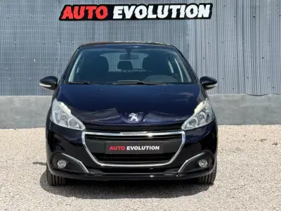 Peugeot 208 2015 - 9450 EUR, 145000 km - AUTO.MOTO.pt - 145000km - foto 9 de 15