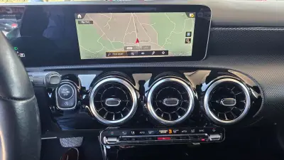 Mercedes-Benz A 180 2018 - 21890 EUR, 115000 km - AUTO.MOTO.pt - 115000km - foto 18 de 37