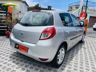 Renault Clio 2008 - 6950 EUR, 171590 km - AUTO.MOTO.pt - 171590km - foto 7 de 12