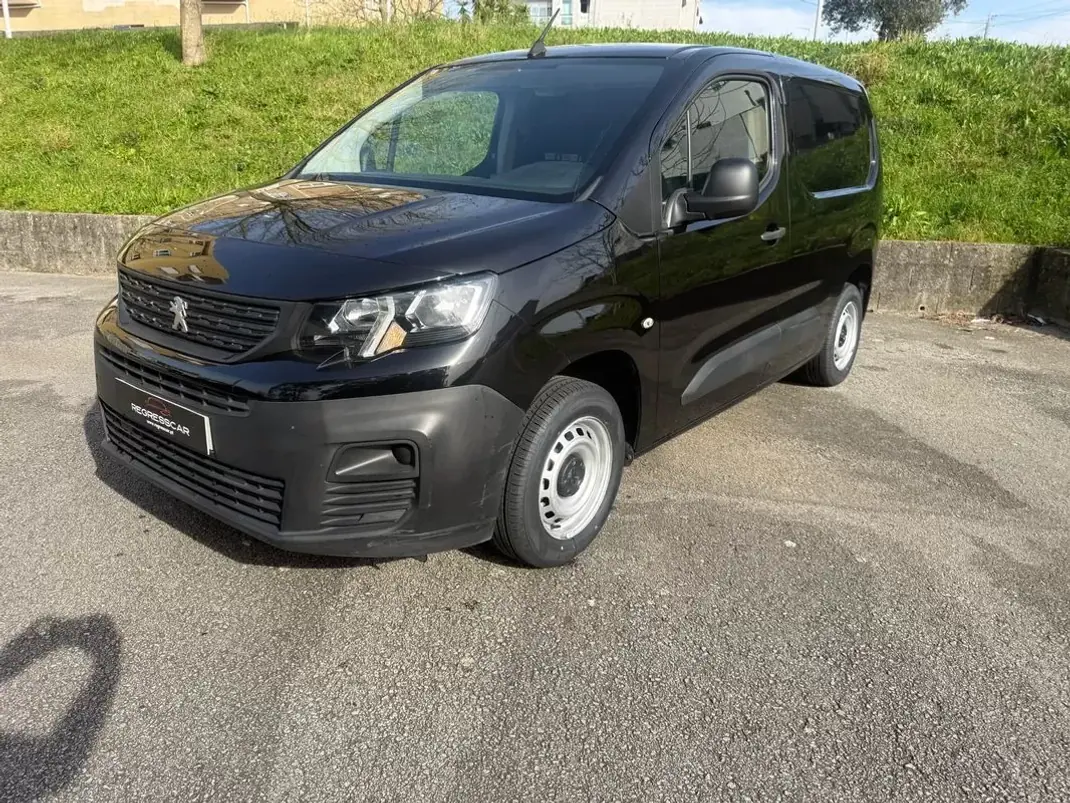 Peugeot PARTNER GIRAFON 2019 - 10900 EUR, 186000 km - AUTO.MOTO.pt - 186000km - foto 3 de 27