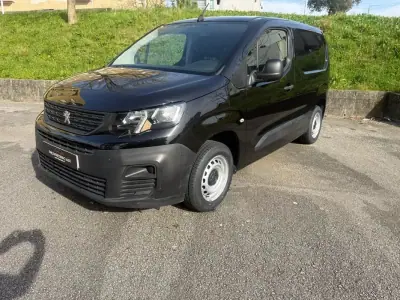Peugeot PARTNER GIRAFON 2019 - 10900 EUR, 186000 km - AUTO.MOTO.pt - 186000km - foto 3 de 27