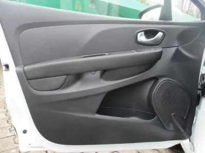 Renault Clio 2017 - 11990 EUR, 81000 km - 81000km - foto 22 de 24