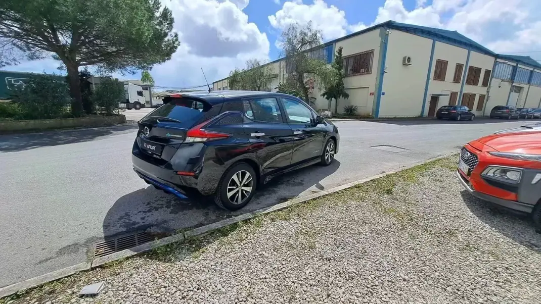Nissan Leaf 2018 - 12890 EUR, 62000 km - 62000km - foto 18 de 45