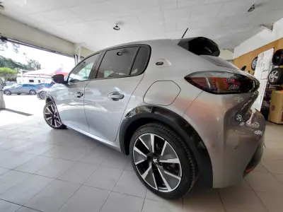 Peugeot e-208 2022 - 17900 EUR, 79000 km - AUTO.MOTO.pt - 79000km - foto 5 de 24