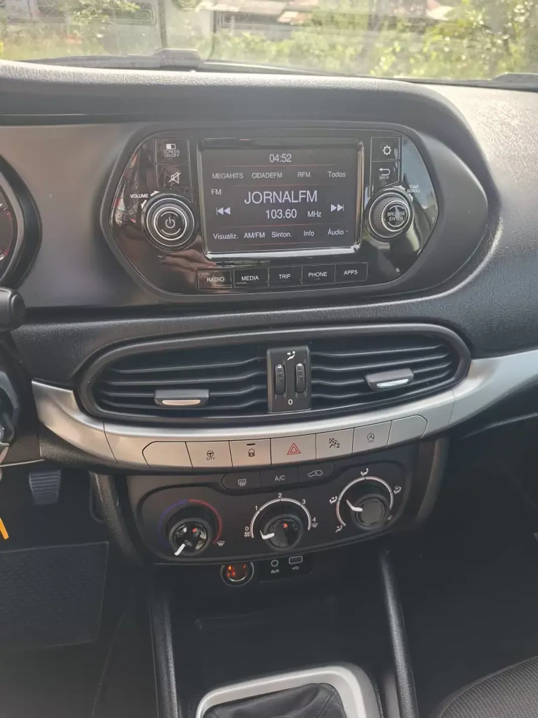 Fiat Tipo Station Wagon 2017 - 9980 EUR, 170000 km - AUTO.MOTO.pt - 170000km - foto 13 de 21