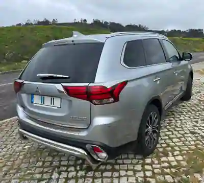 Mitsubishi Outlander 2017 - 15750 EUR, 185000 km - AUTO.MOTO.pt - 185000km - foto 4 de 15
