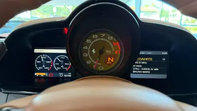 Ferrari 458 Italia 2012 - 214999 EUR, 93159 km - 93159km - foto 17 de 25