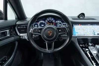 Porsche Panamera Sport Turismo 2020 - 63950 EUR, 111000 km - AUTO.MOTO.pt - 111000km - foto 22 de 53