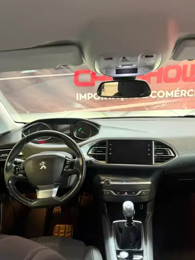 Peugeot 308 SW 2018 - 10900 EUR, 107000 km - foto 5 de 8